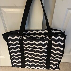 Stylish Black and White Chevron Tote